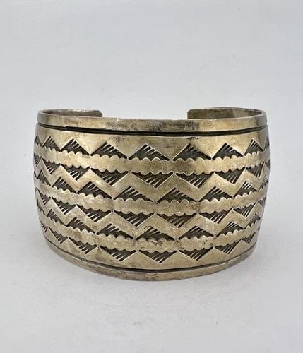 DOUGLAS ETSITTY NAVAJO STERLING SILVER STAMPED 1 5/8" WIDE CUFF BRACELET 85.3G (1 of 2)