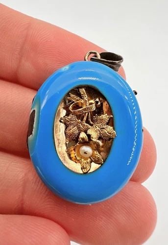 ANTIQUE VICTORIAN ETRUSCAN 14K YELLOW GOLD BLUE ENAMEL PHOTO LOCKET PENDANT 8G (1 of 2)