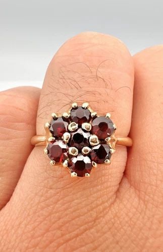 ANTIQUE 10K YELLOW GOLD BOHEMIAN GARNET FLOWER CLUSTER RING (1 of 2)