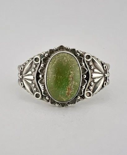 OLD FRED HARVEY ERA NAVAJO STERLING SILVER CERRILLOS TURQUOISE CUFF BRACELET 55G: OLD FRED HARVEY ERA NAVAJO STERLING SILVER CERRILLOS TURQUOISE CUFF BRACELET 55G OLD Fred Harvey Era Navajo Sterling Silver Cerrillos Turquoise Cuff Bracelet 55g Cuff is Just Over 5 1/2" tip to Tip an
