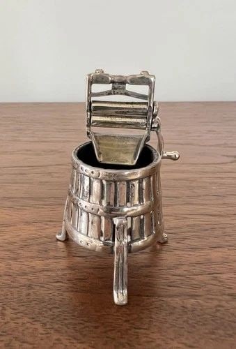 ANTIQUE STERLING SILVER MINIATURE DOLLHOUSE WRINGER 3D WASHING MACHINE SCULPTURE (1 of 2)
