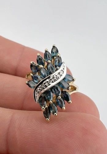 DESIGNER 10K YELLOW GOLD MARQUISE CUT BLUE SAPPHIRE & DIAMOND RING (1 of 2)