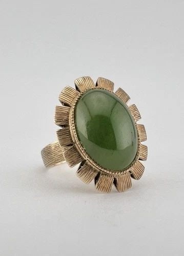 ANTIQUE 10K ROSE GOLD CABOCHON GREEN NEPHRITE JADE RING (1 of 2)