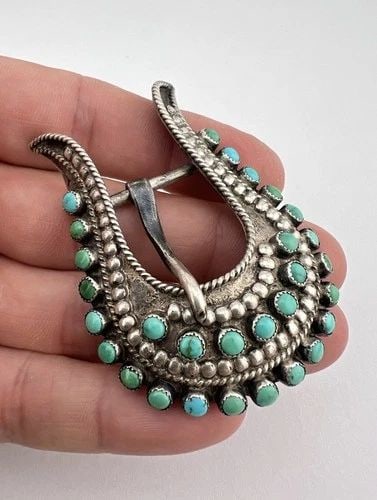 VINTAGE EARLY ZUNI STERLING SILVER FLUSH TURQUOISE CLUSTER RANGER BELT BUCKLE: VINTAGE EARLY ZUNI STERLING SILVER FLUSH TURQUOISE CLUSTER RANGER BELT BUCKLE Vintage Early Zuni Sterling Silver Flush Turquoise Cluster Ranger Belt Buckle Buckle Size: 1 7/8" Tall By 2 1/2" Wide Weig