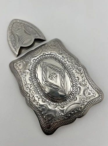 VTG SOUTHWESTERN STERLING SILVER STAMPED 2 PIECE RANGER 3.75" BELT BUCKLE 83.3G: VTG SOUTHWESTERN STERLING SILVER STAMPED 2 PIECE RANGER 3.75" BELT BUCKLE 83.3G Vtg Southwestern Sterling Silver Stamped 2 Piece Ranger 3.75" Belt Buckle 83.3g Buckle Size: 3 3/4" Tall By 3" Wide Tip 