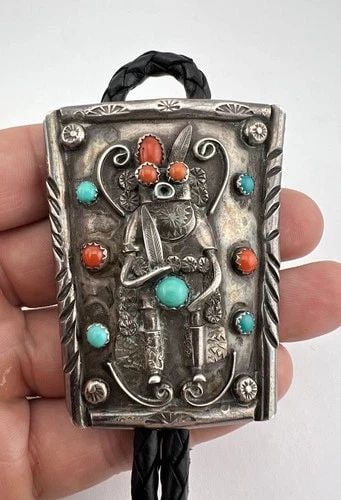VTG NAVAJO STERLING SILVER TURQUOISE & RED CORAL 3D KACHINA DANCER BOLO TIE 2.5" (1 of 2)