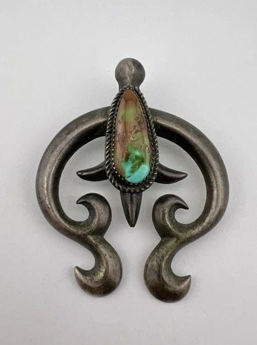 VTG FL BEGAY NAVAJO SANDCAST STERLING SILVER ROYSTON TURQUOISE NAJA PENDANT: Vtg FL Begay Navajo Sandcast Sterling Silver Royston Turquoise NAJA Pendant Size: 2 5/8" Tall (Without Bail) By 2 1/8" Wide Metal: Sterling Silver Total Weight is 41.9 Grams on my scale Amazing Natura