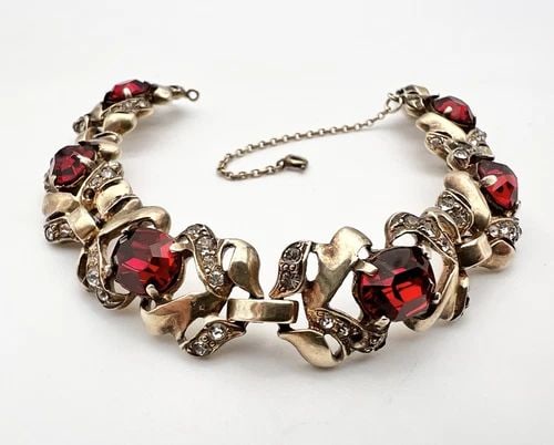 VINTAGE EISENBERG ORIGINAL STERLING SILVER RED GLASS RHINESTONES LINK BRACELET: VINTAGE EISENBERG ORIGINAL STERLING SILVER RED GLASS RHINESTONES LINK BRACELET Vintage EISENBERG ORIGINAL Sterling Silver Red Glass Rhinestones Link Bracelet Size: 7.5" Long by 5/8" Wide - Has A Safet
