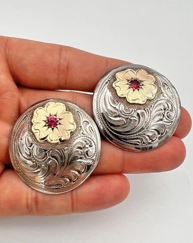 VTG SOUTHWESTERN 10K GOLD & STERLING SILVER SYNTHETIC LAB RUBY ENGRAVED EARRINGS: VTG SOUTHWESTERN 10K GOLD & STERLING SILVER SYNTHETIC LAB RUBY ENGRAVED EARRINGS Vtg SOUTHWESTERN 10k Gold & Sterling Silver Synthetic Lab Ruby Engraved Earrings Amazing Southwestern - Western Design 