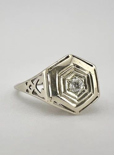 ANTIQUE ART DECO 14K WHITE GOLD OLD EUROPEAN CUT DIAMOND FILIGREE RING: ANTIQUE ART DECO 14K WHITE GOLD OLD EUROPEAN CUT DIAMOND FILIGREE RING Antique Art Deco 14K White Gold Old European Cut Diamond Filigree Ring Ring Size: 5.25 - By Face of The Ring is 11mm Wide Metal: 