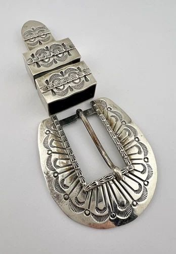 HUGE VTG NAVAJO STERLING SILVER DEEP STAMPED 4 PIECE RANGER BELT BUCKLE 54.3G: HUGE VTG NAVAJO STERLING SILVER DEEP STAMPED 4 PIECE RANGER BELT BUCKLE 54.3G Huge Vtg Navajo Sterling Silver Deep Stamped 4 Piece Ranger Belt Buckle 54.3g Buckle Size: Tall 2 1/8" Tall By 2 1/4" Wide