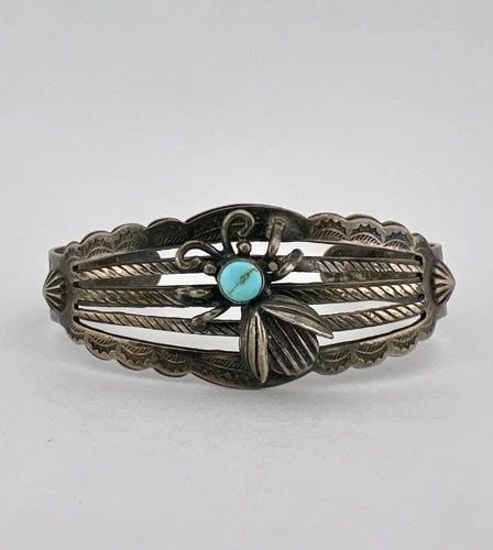 RARE OLD FRED HARVEY ERA NAVAJO SILVER TURQUOISE STAMPED SPIDER CUFF BRACELET: RARE OLD FRED HARVEY ERA NAVAJO SILVER TURQUOISE STAMPED SPIDER CUFF BRACELET RARE Old Fred Harvey Era Navajo Silver Turquoise Stamped SPIDER Cuff Bracelet Cuff is Slightly Over 5 1/4" tip to Tip and 