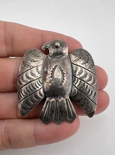 EARLY OLD 1940'S NAVAJO STERLING SILVER CHISELED STAMPED THUNDERBIRD PIN BROOCH: Early Old 1940's Navajo Sterling Silver Chiseled Stamped Thunderbird Pin Brooch Size: 1 3/4" Wide By Just Under 2" Tall Metal: Sterling Silver / Coin Silver Weight is 16.4 Grams on my scale In Great A