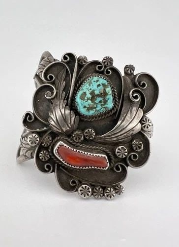 VTG HARRY BEGAY NAVAJO STERLING SILVER TURQUOISE CORAL STAMPED CUFF BRACELET 55G: VTG HARRY BEGAY NAVAJO STERLING SILVER TURQUOISE CORAL STAMPED CUFF BRACELET 55G Vtg Harry Begay Navajo Sterling Silver Turquoise & Red Coral Stamped Cuff Bracelet 55g Cuff is 5" tip to Tip and has a 