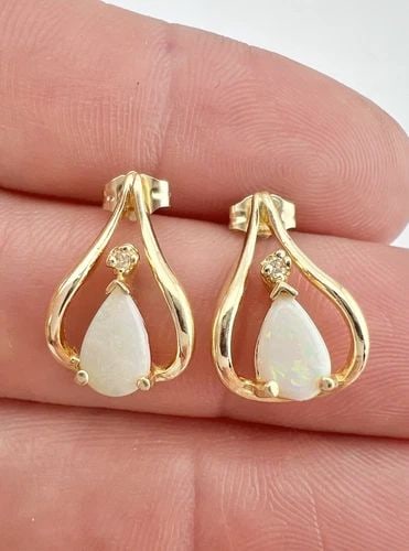 VTG 14K YELLOW GOLD AUSTRALIAN FIRE BOULDER OPAL & DIAMOND POST STUD EARRINGS (1 of 2)