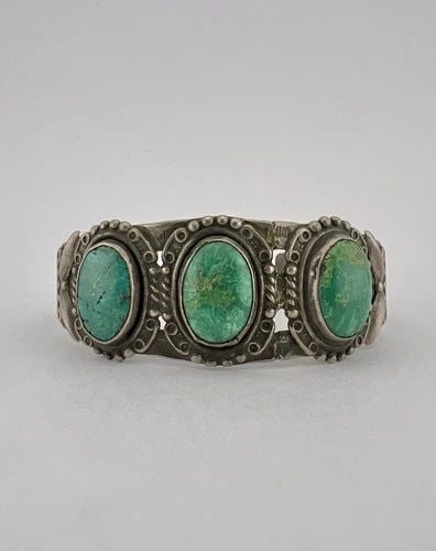 VINTAGE FRED HARVEY ERA MAISELS NAVAJO STERLING TURQUOISE STAMPED CUFF BRACELET: VINTAGE FRED HARVEY ERA MAISELS NAVAJO STERLING TURQUOISE STAMPED CUFF BRACELET Vintage Fred Harvey Era Maisels Navajo Sterling Silver Cerrillos Turquoise Stamped Cuff Bracelet Cuff is 5 3/8" tip to T