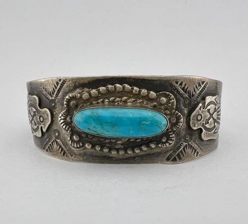 1940'S FRED HARVEY NAVAJO STERLING CERRILLOS TURQUOISE THUNDERBIRD CUFF BRACELET (1 of 2)