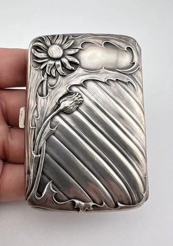 ART NOUVEAU EUROPEAN HIGH RELIEF REPOUSSE 835 SILVER FLORAL CIGARETTE CASE 50G: ART NOUVEAU EUROPEAN HIGH RELIEF REPOUSSE 835 SILVER FLORAL CIGARETTE CASE 50G Art Nouveau European HIGH RELIEF Repousse 835 Silver Floral Cigarette Case 50g Size: 3 3/8" Tall by 2 3/8" Wide Metal: .8