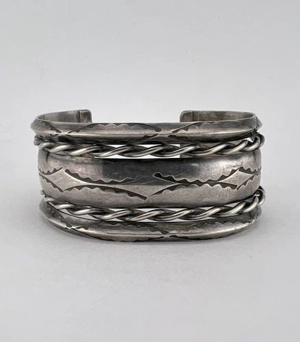 OLD PAWN NAVAJO STERLING SILVER DOUBLE TWIST STAMPED INGOT CUFF BRACELET 44.8G (1 of 2)