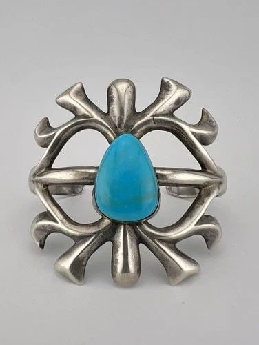 VTG NAVAJO SANDCAST STERLING SILVER BLUE GEM TURQUOISE CUFF BRACELET 47G- 2": VTG NAVAJO SANDCAST STERLING SILVER BLUE GEM TURQUOISE CUFF BRACELET 47G- 2" Vtg Navajo Sandcast Sterling Silver Blue Gem Turquoise Cuff Bracelet 47g- 2" Cuff is 4 7/8" tip to Tip and has an Almost 1 