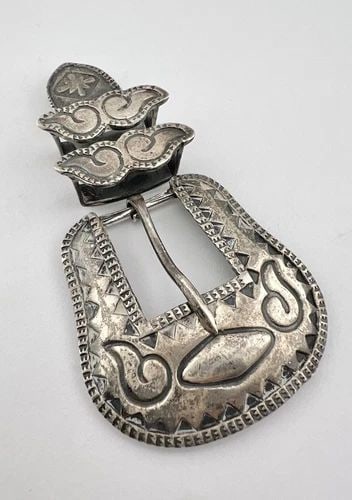 EARLY VTG NAVAJO STERLING SILVER DEEP STAMPED 4 PIECE RANGER BELT BUCKLE 50G: EARLY VTG NAVAJO STERLING SILVER DEEP STAMPED 4 PIECE RANGER BELT BUCKLE 50G Early Vtg Navajo Sterling Silver Deep Stamped 4 Piece Ranger Belt Buckle 50g Buckle Size: 2" Tall By 2" Wide Slide Face: Al