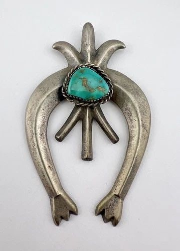 HUGE 3.25" NAVAJO SANDCAST STERLING SILVER ROYSTON TURQUOISE NAJA PENDANT 41G: HUGE 3.25" Navajo Sandcast Sterling Silver Royston Turquoise NAJA Pendant 41g Size: 3 14" Tall By Over 2" Wide Metal: Sterling Silver Weight is 41.1 Grams on my scale Amazing Natural Blue & Greenish R