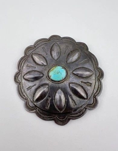 HUGE OLD NAVAJO COIN SILVER CHISELED STAMPED TURQUOISE ARROW PIN BROOCH 2 5/8": HUGE OLD NAVAJO COIN SILVER CHISELED STAMPED TURQUOISE ARROW PIN BROOCH 2 5/8" Early Old HUGE Navajo Coin Silver Chiseled Stamped Turquoise Arrow Pin Brooch 2 5/8" Size: 2 5/8" Wide & Tall Metal: Ster