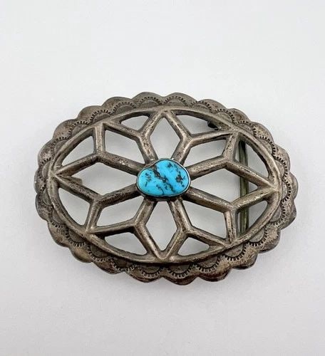VTG NAVAJO SANDCAST STERLING SILVER NATURAL TURQUOISE BELT BUCKLE 3 1/8"- 46.4G: Vtg Navajo Sandcast Sterling Silver Natural Turquoise Belt Buckle 3 1/8"- 46.4g Size: Around 3 1/8" Wide By Over 2 1/4" Tall Weight is 46.4 Grams on my scale Metal: Sterling Silver Amazing Sandcast De