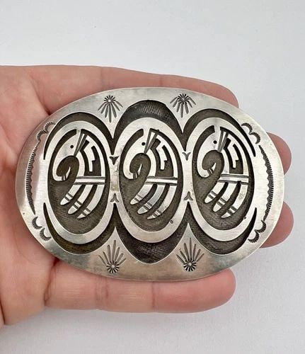 CECIL ASHLEY NAVAJO STERLING SILVER PARROT BIRD OVERLAY BELT BUCKLE 3 3/8" 60.8G: CECIL ASHLEY NAVAJO STERLING SILVER PARROT BIRD OVERLAY BELT BUCKLE 3 3/8" 60.8G Vtg Cecil Ashley Navajo Sterling Silver Parrot Bird Overlay Belt Buckle 3 3/8" 60.8g Size: 3 3/8" Wide By Almost 2 1/2"