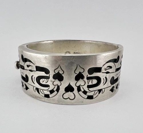 VTG MEXICO TAXCO STERLING SILVER MODERNIST MYTHOLOGICAL BANGLE BRACELET 62G: VTG MEXICO TAXCO STERLING SILVER MODERNIST MYTHOLOGICAL BANGLE BRACELET 62G Vtg Mexico Taxco Sterling Silver Modernist Mythological Bangle Bracelet 62g Size: 7 1/4" Long - Max Wearable Length Bangle i