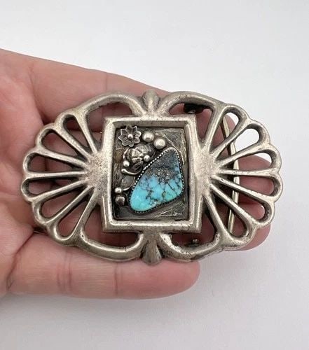 ARTHUR J. WILLIAMS NAVAJO SANDCAST STERLING SILVER BISBEE TURQUOISE BELT BUCKLE: ARTHUR J. WILLIAMS NAVAJO SANDCAST STERLING SILVER BISBEE TURQUOISE BELT BUCKLE Vintage Arthur J. Williams Navajo Sandcast Sterling Silver Bisbee Turquoise Belt Buckle Size: Around 3 1/4" Wide By 2 1/