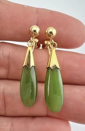 ANTIQUE CHINESE 14K YELLOW GOLD PEAR IMPERIAL GREEN JADE SCREW DANGLE EARRINGS: ANTIQUE CHINESE 14K YELLOW GOLD PEAR IMPERIAL GREEN JADE SCREW DANGLE EARRINGS Antique Chinese 14k Yellow Gold Pear Imperial Green Jade Screw Dangle Earrings Size: 1 3/8" Tall With Dangle By 7mm Wide 