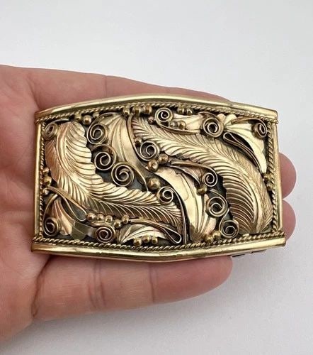 VTG JUSTIN MORRIS NAVAJO STERLING SILVER & GOLD-FILLED STAMPED BELT BUCKLE 3": VTG JUSTIN MORRIS NAVAJO STERLING SILVER & GOLD-FILLED STAMPED BELT BUCKLE 3" Vtg Justin Morris Navajo Sterling Silver & Gold-Filled Stamped Belt Buckle 3" Size: 3" Wide By 2" Tall Weight is 40.0 Gram
