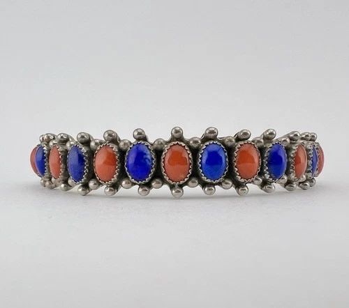 VINTAGE NAVAJO STERLING SILVER LAPIS LAZULI & RED CORAL 1 ROW CUFF BRACELET (1 of 2)