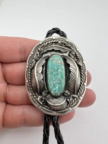 VTG NAVAJO STERLING SILVER CARICO LAKE TURQUOISE STAMPED OVAL BOLO TIE 2 3/8" (1 of 2)