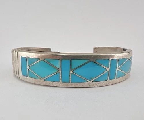 VTG NAVAJO STERLING SILVER KINGMAN TURQUOISE FLUSH KACHINA CUFF BRACELET 45.3G: VTG NAVAJO STERLING SILVER KINGMAN TURQUOISE FLUSH KACHINA CUFF BRACELET 45.3G Vtg Navajo Sterling Silver Kingman Turquoise Flush Kachina Cuff Bracelet 45.3g Cuff is Just Over 5" tip to Tip and has a 