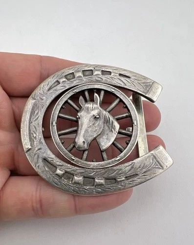 VINTAGE MD CO WESTERN STERLING SILVER EQUESTRIAN HORSE & HORSESHOE BELT BUCKLE: VINTAGE MD CO WESTERN STERLING SILVER EQUESTRIAN HORSE & HORSESHOE BELT BUCKLE Vintage MD Co Western Sterling Silver Equestrian Horse & Horseshoe Belt Buckle Size: 2 5/8" Wide By Just Under 2 1/2 Tall