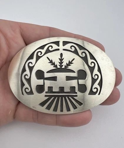 VTG HOPI STERLING SILVER MUDMAN KACHINA TRIBAL OVERLAY BELT BUCKLE 3.25"- 41.3G: VTG HOPI STERLING SILVER MUDMAN KACHINA TRIBAL OVERLAY BELT BUCKLE 3.25"- 41.3G Vtg Hopi Sterling Silver Mudman Kachina Tribal Overlay Belt Buckle 3.25"- 41.3g Size: 3 1/4" Wide By 2 1/4" Tall Weight 
