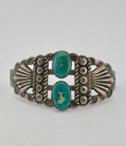 VTG FRED HARVEY NAVAJO STERLING SILVER ROYSTON TURQUOISE STAMPED CUFF BRACELET: VTG FRED HARVEY NAVAJO STERLING SILVER ROYSTON TURQUOISE STAMPED CUFF BRACELET Vtg Fred Harvey Navajo Sterling Silver Royston Turquoise Stamped Cuff Bracelet Cuff is 5 1/2" tip to Tip and has a 1" Adj
