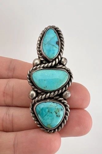 HUGE 2.5" VTG NAVAJO STERLING SILVER HIGH GRADE FOX TURQUOISE TWIST RING 28.4G: HUGE 2.5" VTG NAVAJO STERLING SILVER HIGH GRADE FOX TURQUOISE TWIST RING 28.4G HUGE 2.5" Vtg Navajo Sterling Silver High Grade Fox Turquoise Twist Ring 28.4g Ring Size: 7 - Can Be Re Sized Weight is 2