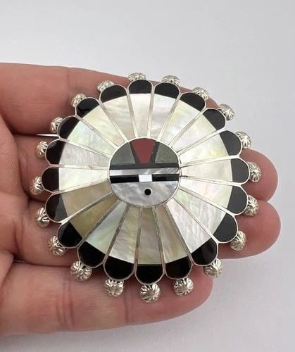 VTG ABEL SOSEEAH ZUNI STERLING SILVER FLUSH MULTI GEMSTONE SUNFACE BOLO TIE 2.5": VTG ABEL SOSEEAH ZUNI STERLING SILVER FLUSH MULTI GEMSTONE SUNFACE BOLO TIE 2.5" Vtg Abel Soseeah Zuni Sterling Silver Flush Multi Gemstone Sunface Bolo Tie 2.5" Size: 2 5/8" Tall & Wide Weight is 34.