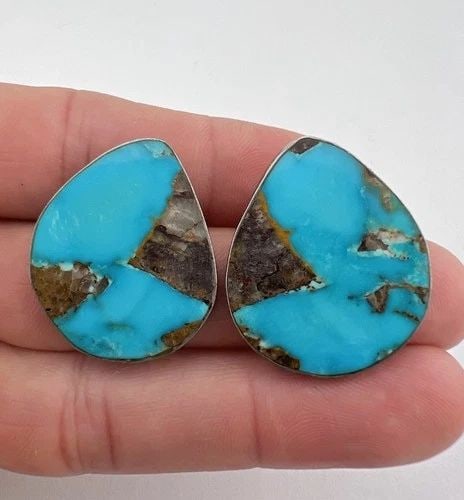 VTG NAVAJO STERLING SILVER HIGH GRADE BISBEE TURQUOISE SLAB POST EARRINGS 1.25": VTG NAVAJO STERLING SILVER HIGH GRADE BISBEE TURQUOISE SLAB POST EARRINGS 1.25" Vtg Navajo Sterling Silver High Grade Bisbee Turquoise Slab Post Earrings 1.25" Size: 1 1/4" Tall & Over 1" Wide Weight 