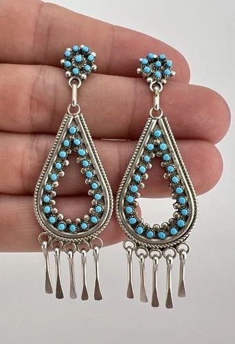 VTG ZUNI STERLING PETIT POINT TURQUOISE FLOWER CLUSTER POST DANGLE EARRING 2.75": Vtg Zuni Sterling Petit Point Turquoise Flower Cluster Post Dangle Earring 2.75" Size: 2 3/4" Tall With Dangle By 7/8" Wide Weight is 9.4 Grams on my scale Metal: Sterling Silver Amazing Natural Blue 