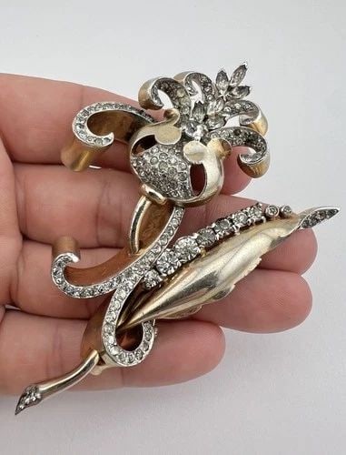 ANTIQUE MAZER SILVER - GOLD TONE CLAR RHINESTONE FLOWER PIN BROOCH 3.75": ANTIQUE MAZER SILVER - GOLD TONE CLAR RHINESTONE FLOWER PIN BROOCH 3.75" Antique Mazer Silver - Gold Tone Clar Rhinestone Flower Pin Brooch 3.75" Size: 3 3/4" Tall By 2 1/2" Wide Gold/ Silver Colored 