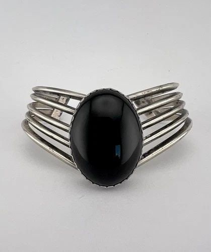 VTG NAVAJO STERLING SILVER ONYX V SHAPED CARINATED 5 SHANK CUFF BRACELET 39G (1 of 2)