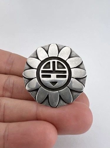 VINTAGE NAVAJO / HOPI STERLING SILVER SUNFACE OVERLAY DESIGN WIDE WOMEN'S RING: Vintage Navajo / Hopi Sterling Silver Sunface Overlay Design Wide Women's Ring Ring Size: 8 - Can Be Re Sized Weight is 15.0 Grams on my scale Metal: Sterling Silver Ring is Around 1 1/2" Tall & Wide 