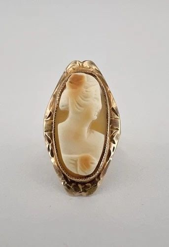 ANTIQUE VICTORIAN 10K YELLOW GOLD & CARVED WOMEN'S FACE SHELL CAMEO RING (1 of 2)