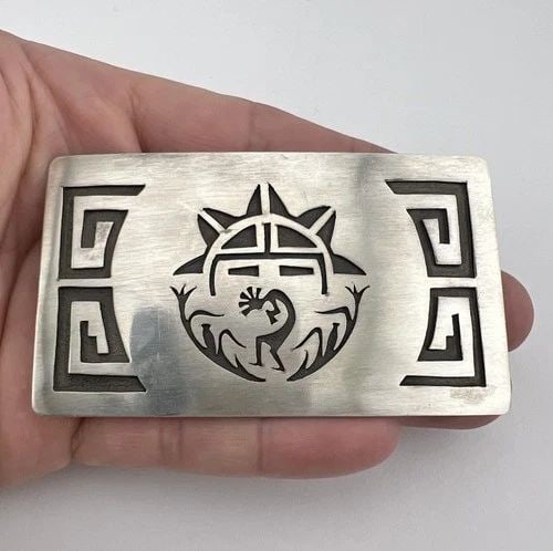 VTG HOPI STERLING SILVER SUNFACE & KOKOPELLI OVERLAY OVAL BELT BUCKLE 3.5"- 48G: VTG HOPI STERLING SILVER SUNFACE & KOKOPELLI OVERLAY OVAL BELT BUCKLE 3.5"- 48G Vtg Hopi Sterling Silver Sunface & Kokopelli Overlay Oval Belt Buckle 3.5"- 48g Size: 3 1/2" Wide By 2" Tall Weight is 4