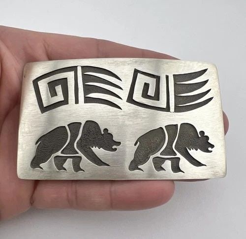 VINTAGE NAVAJO STERLING SILVER BEAR CLAW TRIBAL OVERLAY BELT BUCKLE 3.5"- 46.3G: VINTAGE NAVAJO STERLING SILVER BEAR CLAW TRIBAL OVERLAY BELT BUCKLE 3.5"- 46.3G Vintage Navajo Sterling Silver Bear Claw Tribal Overlay Belt Buckle 3.5"- 46.3g Size: 3 1/2" Wide By 2" Tall Weight is 4
