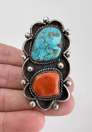 HUGE VTG NAVAJO STERLING SILVER BLUE GEM TURQUOISE & CORAL STAMPED LONG RING (1 of 2)